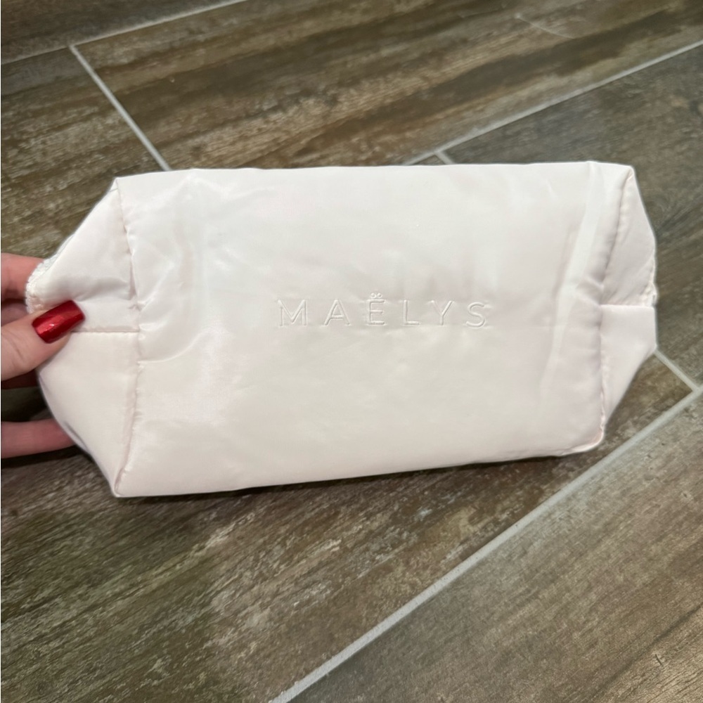 Maëlys Elegant White Cosmetic Bag